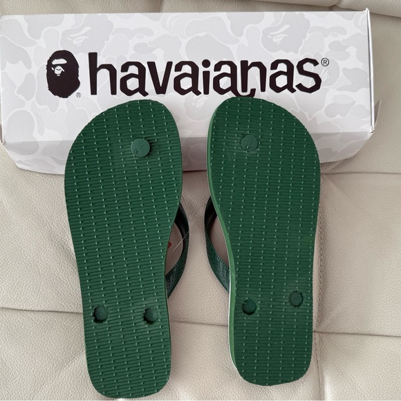 NIB havianas x bape flip flops in green camo - Picture 3 of 8